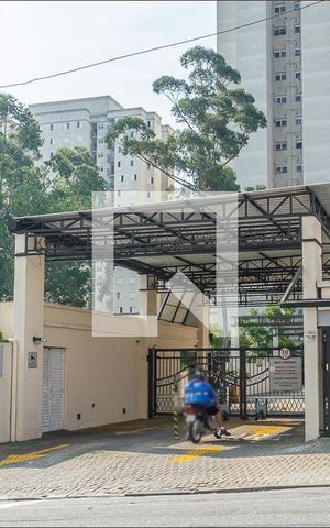 Apartamento para alugar com 48m², 2 quartos e 1 vaga Apartamento para alugar com 48m², 2 quartos e 1 vagaFachada