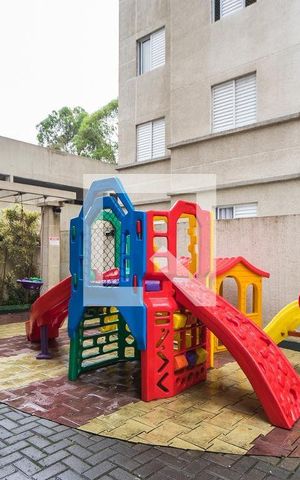 Apartamento para alugar com 48m², 2 quartos e 1 vaga Apartamento para alugar com 48m², 2 quartos e 1 vagaÁrea comum - Playground