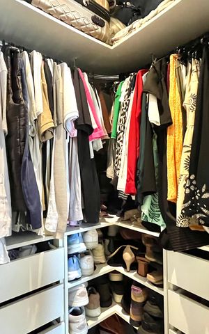 Apartamento à venda com 68m², 2 quartos e 1 vaga Apartamento à venda com 68m², 2 quartos e 1 vagaCloset da suíte