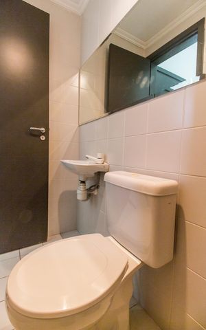 Apartamento à venda com 139m², 3 quartos e 2 vagas Apartamento à venda com 139m², 3 quartos e 2 vagasBanheiro de Serviço