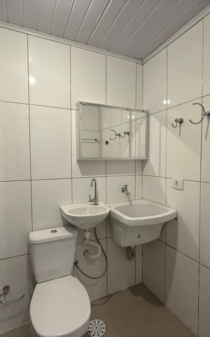 Studio para alugar com 28m², 1 quarto e sem vaga Studio para alugar com 28m², 1 quarto e sem vagaBanheiro social