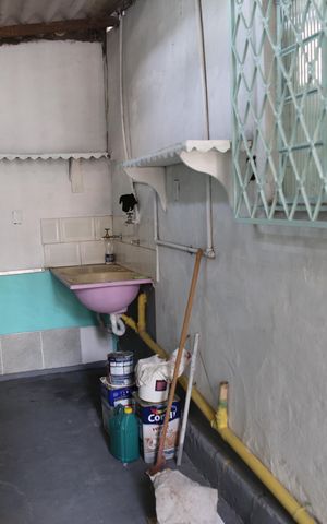 Casa à venda com 900m², 6 quartos e 2 vagasEdícula 