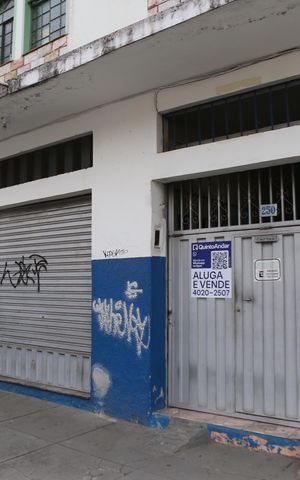 Casa à venda com 900m², 6 quartos e 2 vagasFachada 