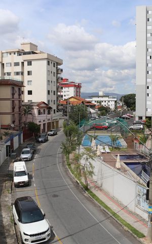 Casa à venda com 900m², 6 quartos e 2 vagasVista
