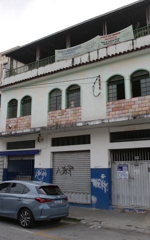 Casa à venda com 900m², 6 quartos e 2 vagasFachada 