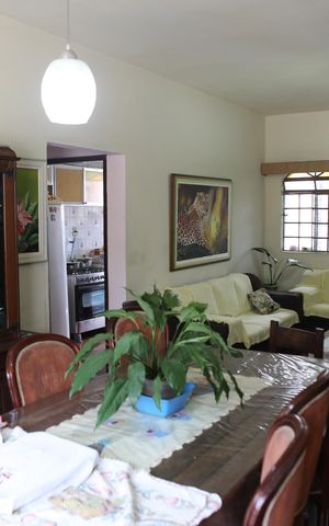 Casa à venda com 900m², 6 quartos e 2 vagasSala