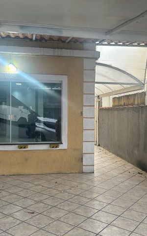 Casa à venda com 150m², 3 quartos e 2 vagas
