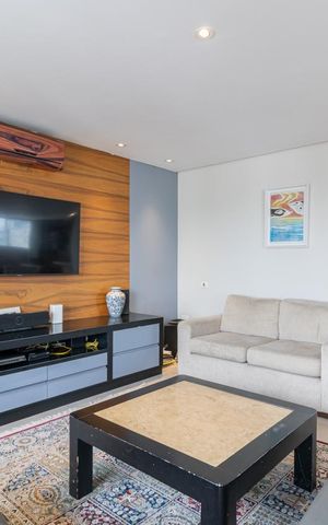 Apartamento à venda com 268m², 3 quartos e 3 vagas Apartamento à venda com 268m², 3 quartos e 3 vagasSala de TV