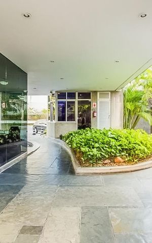 Apartamento à venda com 268m², 3 quartos e 3 vagas Apartamento à venda com 268m², 3 quartos e 3 vagasÁrea comum