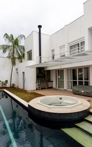 Casa de condomínio à venda com 501m², 4 quartos e 2 vagas Casa de condomínio à venda com 501m², 4 quartos e 2 vagasQuintal