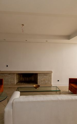 Casa de condomínio à venda com 501m², 4 quartos e 2 vagas Casa de condomínio à venda com 501m², 4 quartos e 2 vagasSala