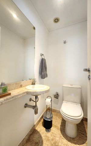 Apartamento à venda com 150m², 3 quartos e 3 vagas Apartamento à venda com 150m², 3 quartos e 3 vagasLavabo