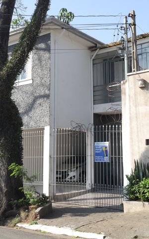 Casa à venda com 210m², 3 quartos e 2 vagasFachada do imóvel