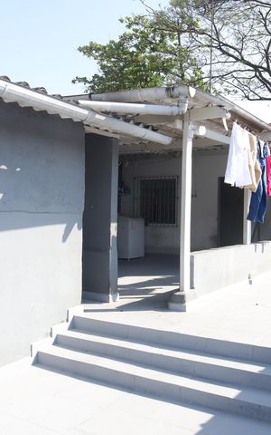 Casa à venda com 210m², 3 quartos e 2 vagasQuintal