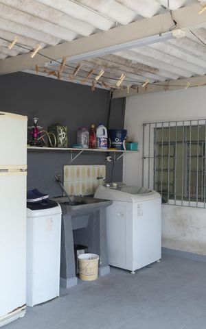 Casa à venda com 210m², 3 quartos e 2 vagasÁrea de Serviço