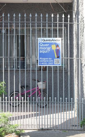 Casa à venda com 210m², 3 quartos e 2 vagasFachada