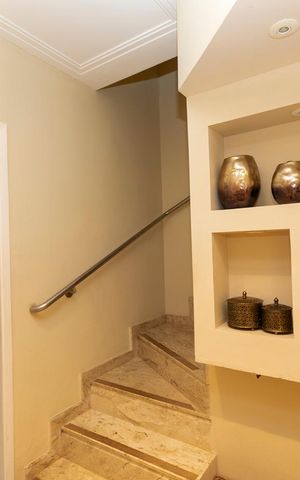 Casa de condomínio à venda com 190m², 3 quartos e 4 vagasCorredor
