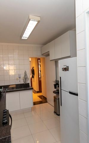Casa de condomínio à venda com 190m², 3 quartos e 4 vagasÁrea de serviço