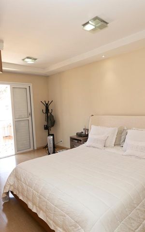 Casa de condomínio à venda com 190m², 3 quartos e 4 vagasSuíte