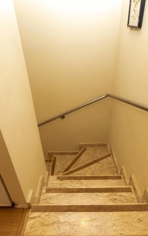 Casa de condomínio à venda com 190m², 3 quartos e 4 vagasCorredor