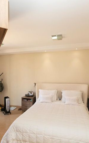 Casa de condomínio à venda com 190m², 3 quartos e 4 vagasSuíte