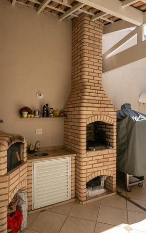 Casa de condomínio à venda com 190m², 3 quartos e 4 vagasVaranda