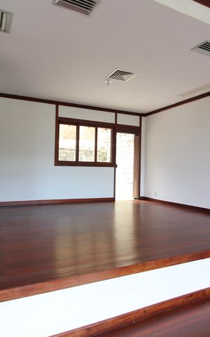 Casa à venda com 412m², 5 quartos e 3 vagasSala