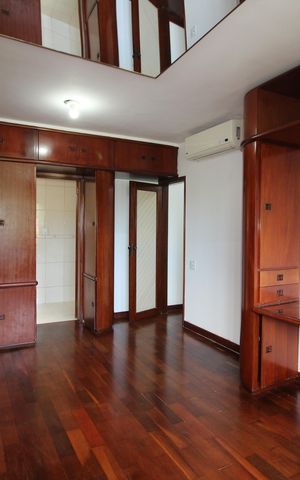 Casa à venda com 412m², 5 quartos e 3 vagasSuíte 