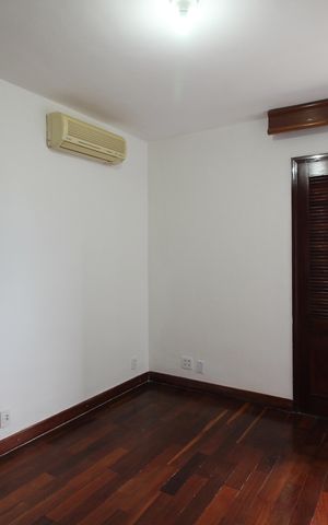 Casa à venda com 412m², 5 quartos e 3 vagasQuarto 3