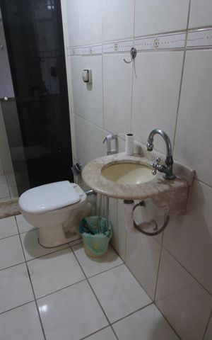 Casa à venda com 412m², 5 quartos e 3 vagasBanheiro 2