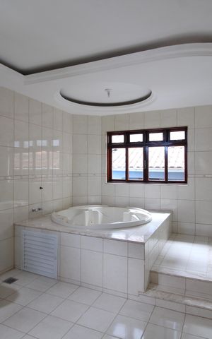 Casa à venda com 412m², 5 quartos e 3 vagasBanheiro da Suíte