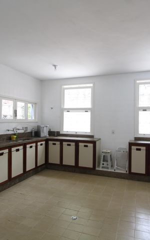 Casa à venda com 412m², 5 quartos e 3 vagasCozinha