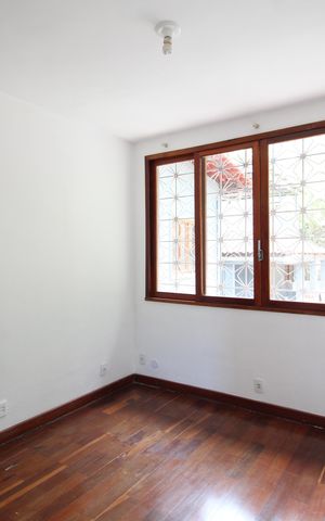 Casa à venda com 412m², 5 quartos e 3 vagasQuarto 2