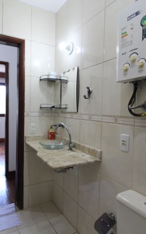 Casa à venda com 412m², 5 quartos e 3 vagasBanheiro 1
