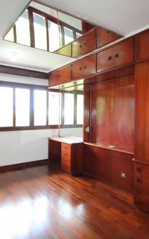 Casa à venda com 412m², 5 quartos e 3 vagasSuíte 