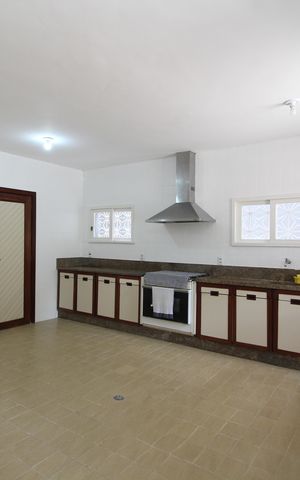 Casa à venda com 412m², 5 quartos e 3 vagasCozinha