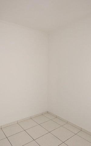 Casa à venda com 110m², 3 quartos e 2 vagas Casa à venda com 110m², 3 quartos e 2 vagasQuarto 2