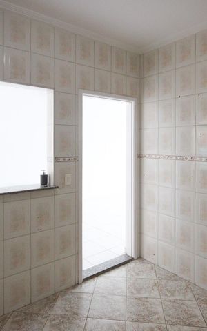 Casa à venda com 110m², 3 quartos e 2 vagas Casa à venda com 110m², 3 quartos e 2 vagasCozinha