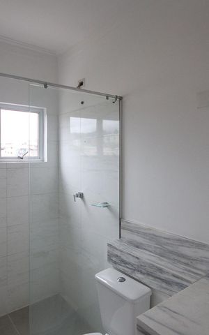 Casa à venda com 110m², 3 quartos e 2 vagas Casa à venda com 110m², 3 quartos e 2 vagasBanheiro da Suíte