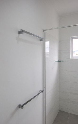 Casa à venda com 110m², 3 quartos e 2 vagas Casa à venda com 110m², 3 quartos e 2 vagasBanheiro da Suíte