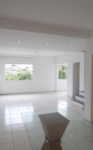 Casa à venda com 110m², 3 quartos e 2 vagas Casa à venda com 110m², 3 quartos e 2 vagasSala