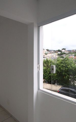 Casa à venda com 110m², 3 quartos e 2 vagas Casa à venda com 110m², 3 quartos e 2 vagasSala