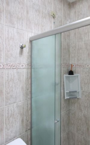 Casa à venda com 110m², 3 quartos e 2 vagas Casa à venda com 110m², 3 quartos e 2 vagasBanheiro 1