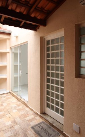 Casa à venda com 110m², 3 quartos e 2 vagas Casa à venda com 110m², 3 quartos e 2 vagasÁrea de Serviço