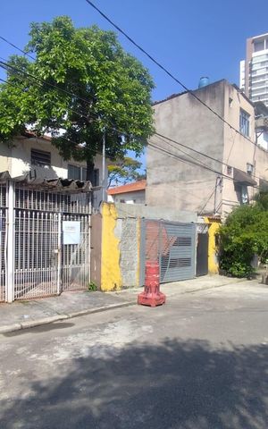 Casa para alugar com 300m², 4 quartos e 2 vagas Casa para alugar com 300m², 4 quartos e 2 vagasFachada