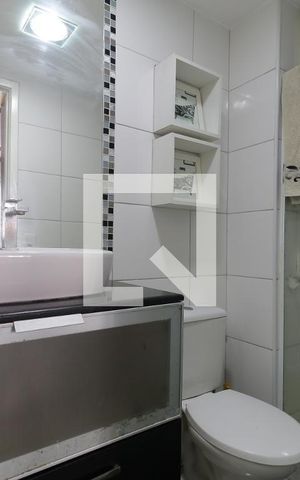Apartamento à venda com 53m², 2 quartos e 1 vaga Apartamento à venda com 53m², 2 quartos e 1 vagaBanheiro social