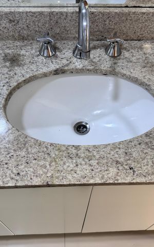 Apartamento para alugar com 90m², 2 quartos e 2 vagas Apartamento para alugar com 90m², 2 quartos e 2 vagasBanheiro da Suíte