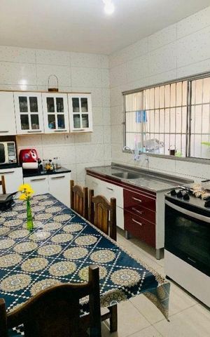Casa à venda com 191m², 2 quartos e 2 vagas