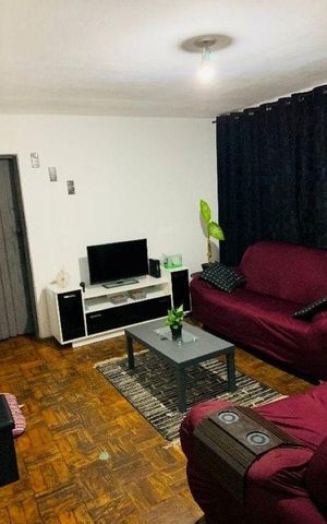 Casa à venda com 191m², 2 quartos e 2 vagas