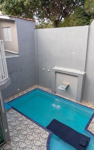 Casa à venda com 204m², 3 quartos e 2 vagasÁrea comum - Piscina